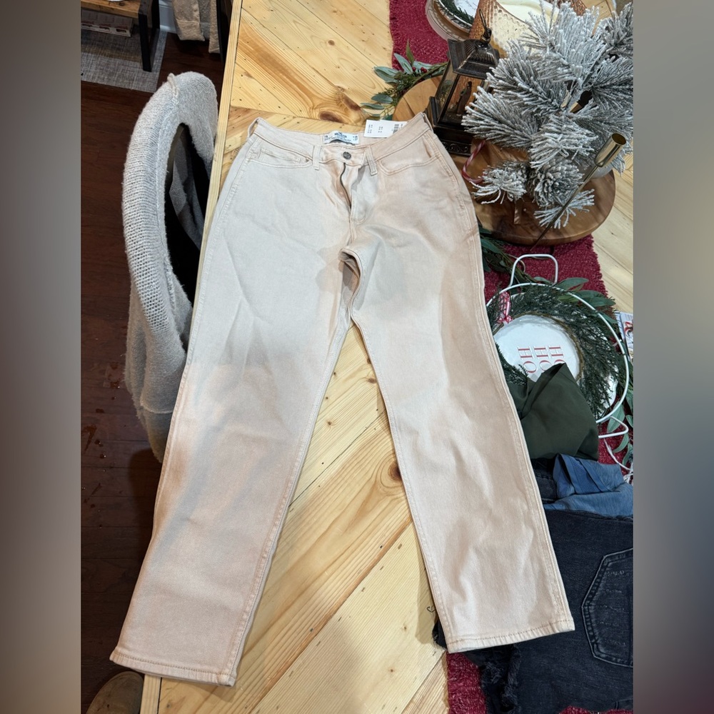 Hollister Women's Beige Straight Leg Jeans